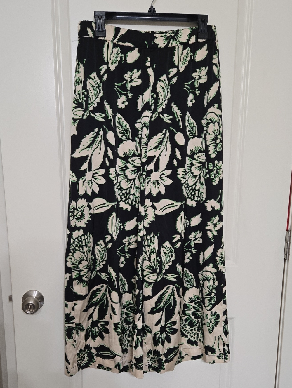 Adrianna Papell Black Wide-Leg Floral Pants with Cream and Green
